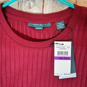 Perry Ellis Men's Burgundy Ribbed Shirt